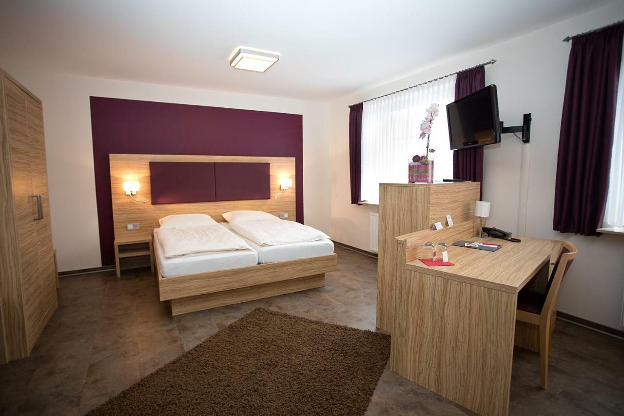 וולפסבורג Hotel Restaurant Conni מראה חיצוני תמונה